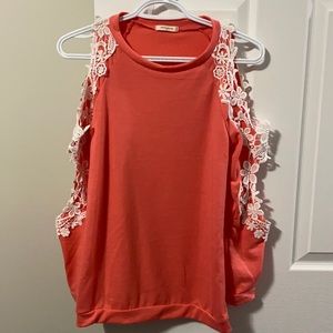 Arm cut out sweater with floral detail